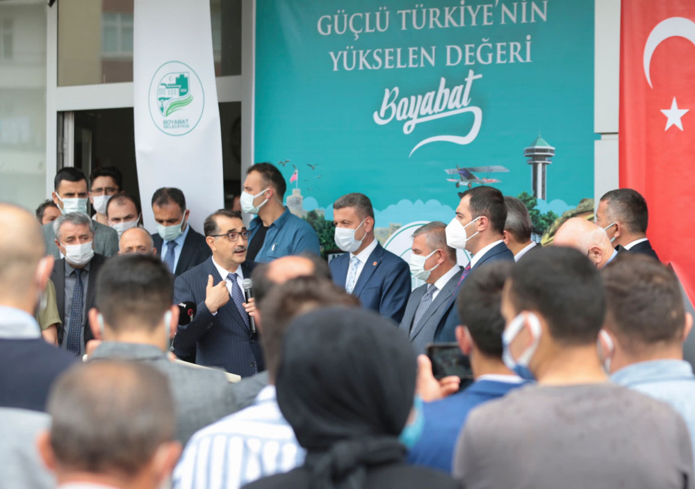Enerji ve Tabii Kaynaklar Bakanı Fatih Dönmez Sinop'ta Halka Hitap Etti