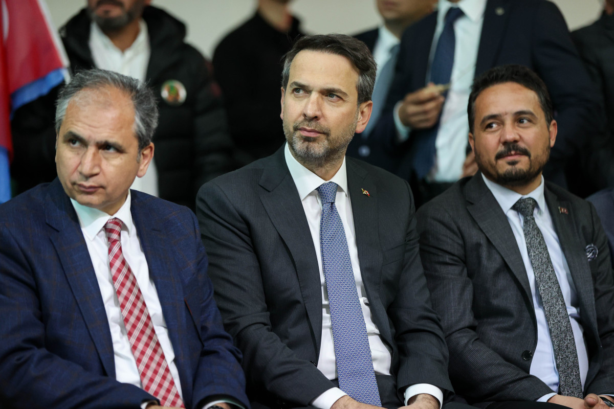 Enerji ve Tabii Kaynaklar Bakanı Bayraktar, Uşak'ta Partililerle Buluştu