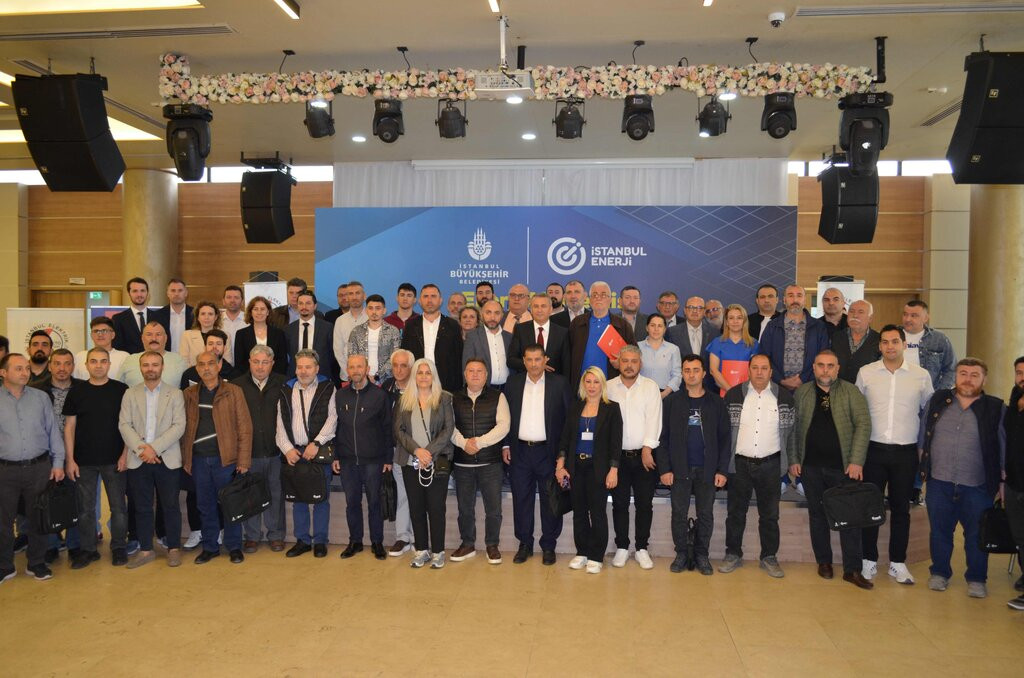 İstanbul Elektrik Teknisyenleri Odası (İSTETO) Eğitimini Tamamlayan Oda Üyelerine Sertifikalarını Verdi