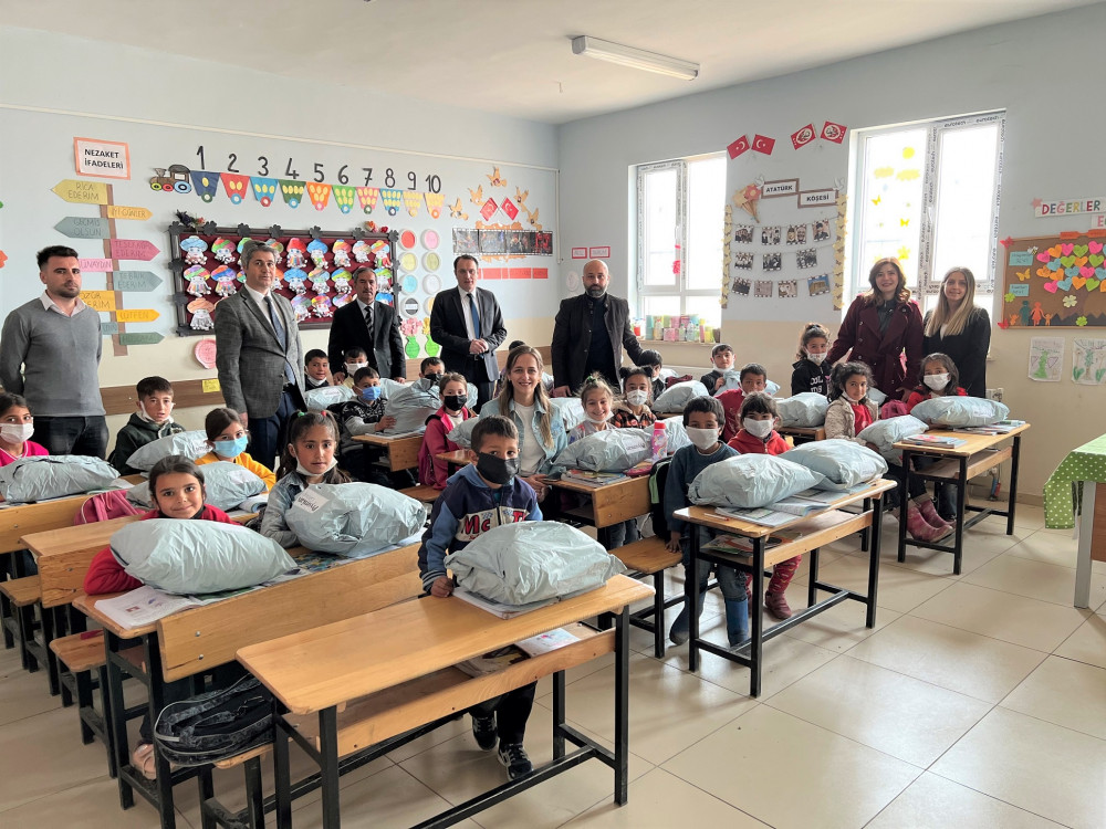 Türk Prysmian Kablo "Mutluluk Kumbarası" projesi ile Van'daki Çocukları Mutlu Etti